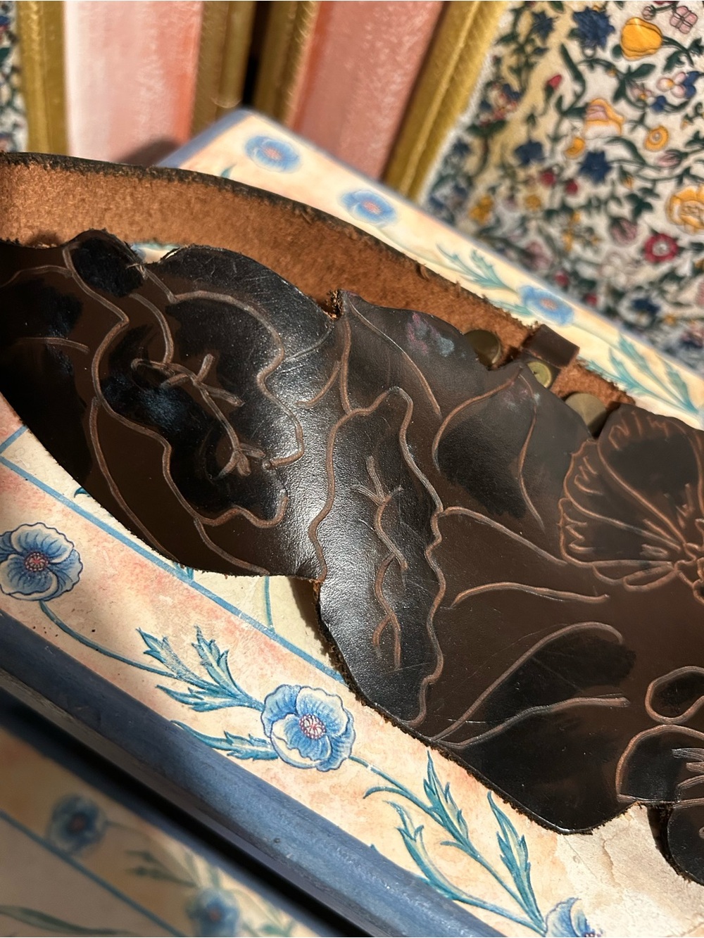 Vintage Handmade Floral Leather Waist Belt - Brown - Picture 2 of 4